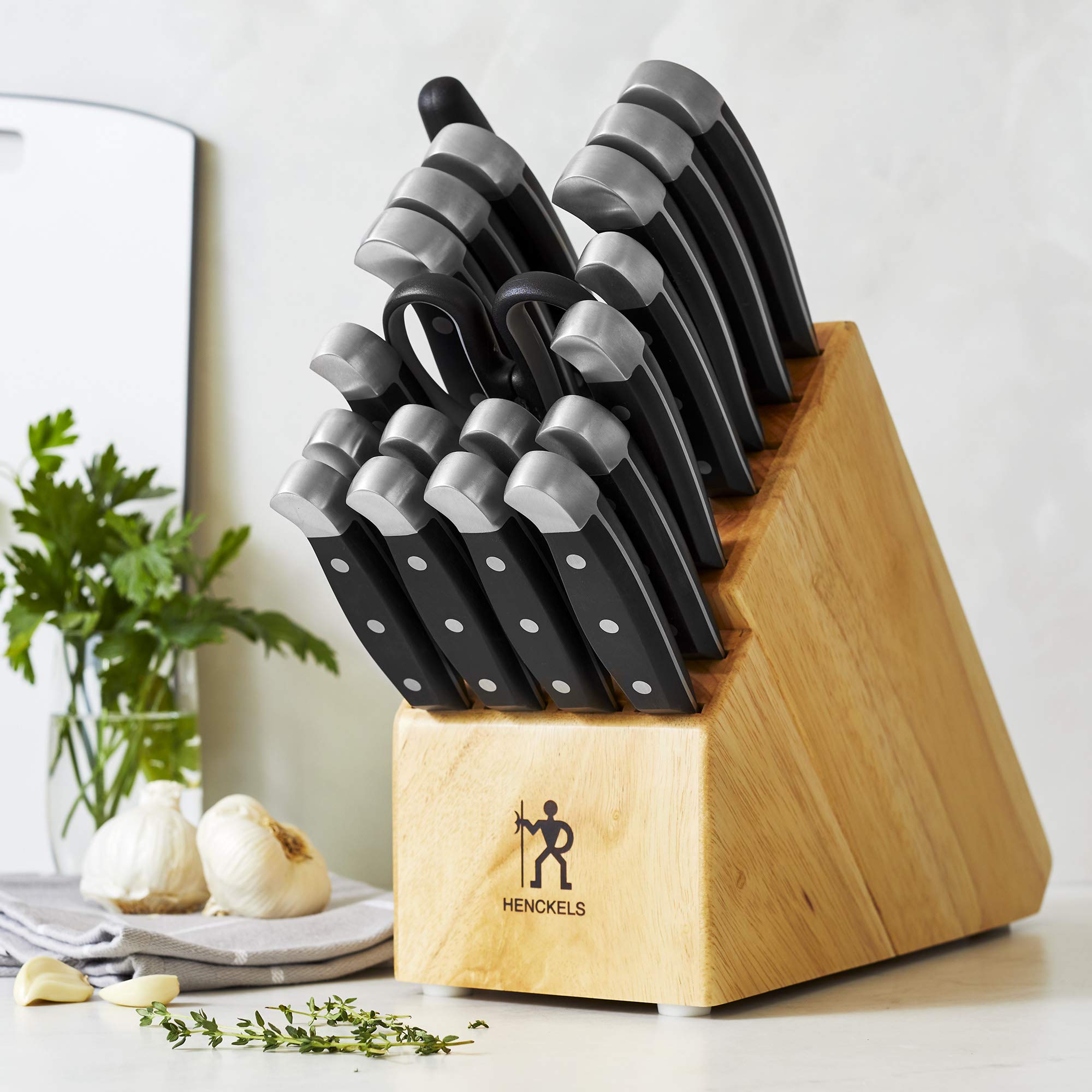 HENCKELS Premium Quality 15-Piece Knife Set with Block, Razor-Sharp, German Engineered Knife Informed by over 100 Years of Masterful Knife Making, Lightweight and Strong, Dishwasher Safe