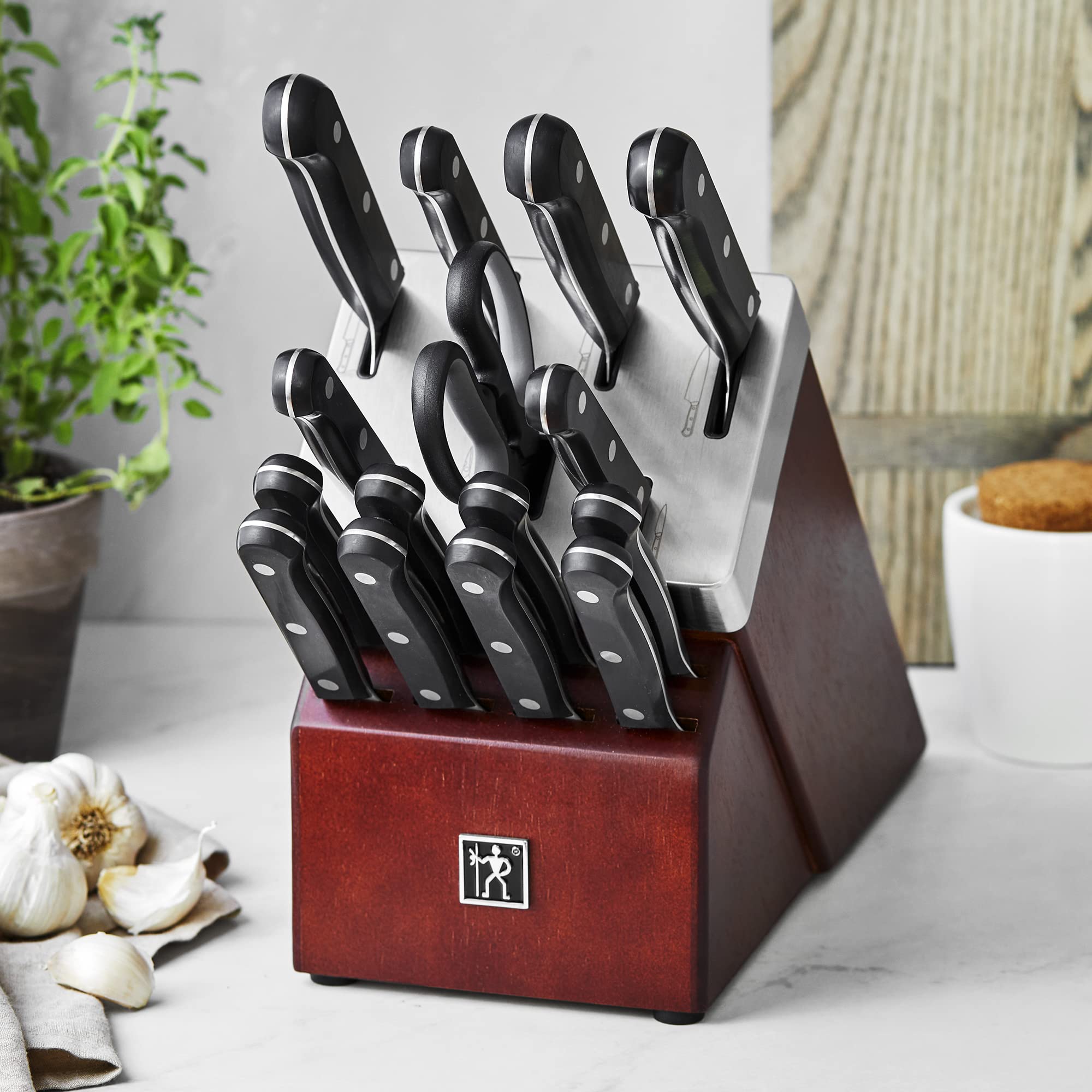 HENCKELS Premium Quality 15-Piece Knife Set with Block, Razor-Sharp, German Engineered Knife Informed by over 100 Years of Masterful Knife Making, Lightweight and Strong, Dishwasher Safe